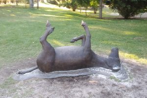 Escultura del Burro de A Toxa. Foto: Lameiro (CC BY-SA 4.0, Wikimedia Commons)