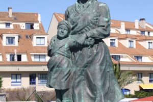 Escultura en el puerto de Pedras Negras. Foto: Lameiro (CC BY-SA 4.0, Wikimedia Commons)