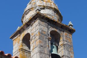 Campanario de San Martiño. Foto: Luis Miguel Bugallo Sánchez (CC BY-SA 4.0, Wikimedia Commons)